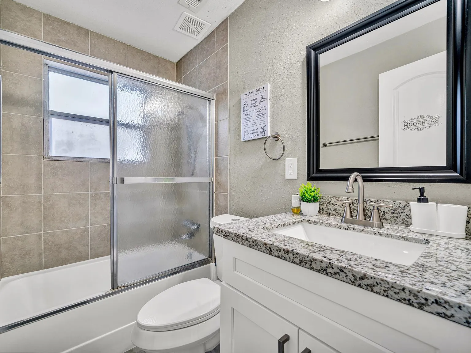 4 bed, 4.0 bath, 2400 sqft, $663 — Photo 3