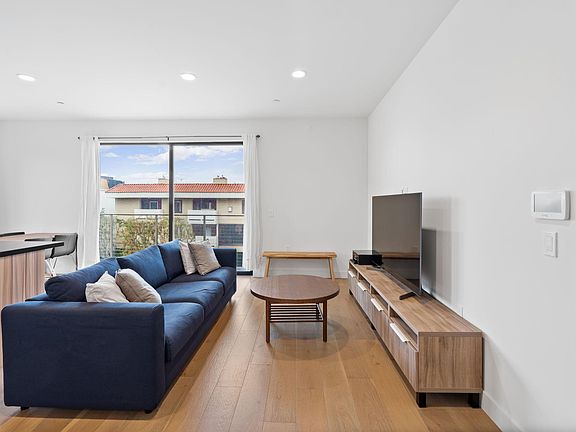 5th image of 3981 S Moore St #302