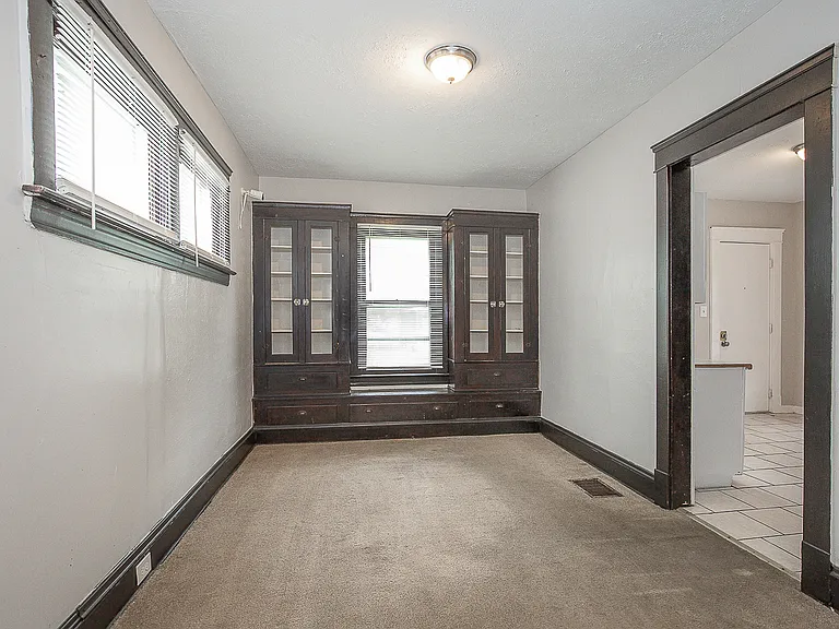 12917 Thornhurst Ave — Photo 14