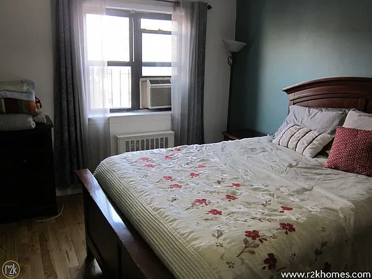 Rented by Realty 2000 Corp | media 13