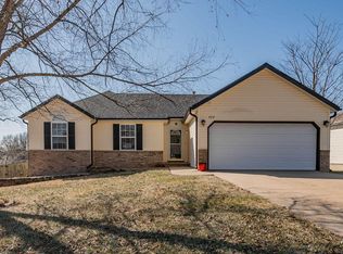 404 W Chestnut Rd, Nixa, MO 65714