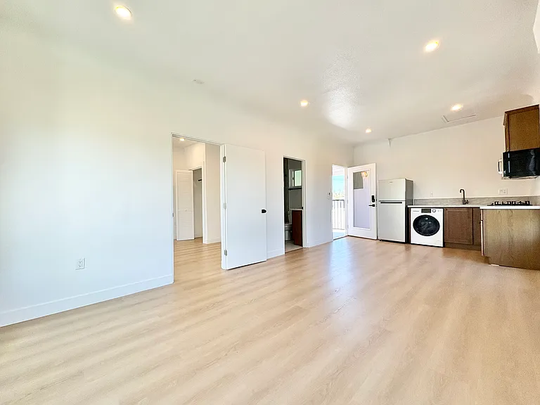 8959 W Hargis St #2 — Photo 6