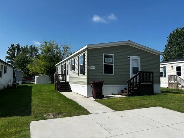 10423 Middle Ln, Casco, MI 48064