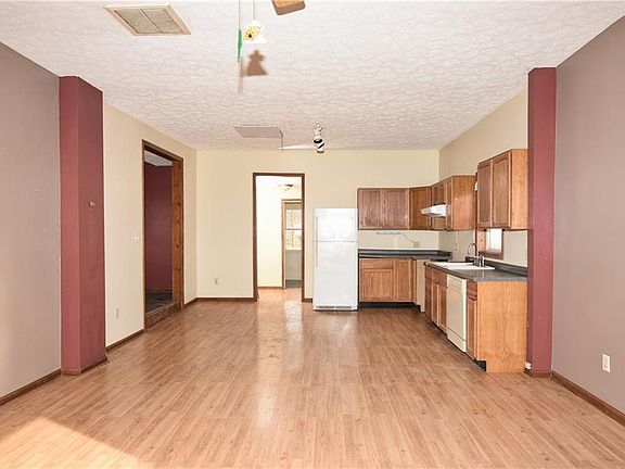 5th image of 236 E Kentucky St