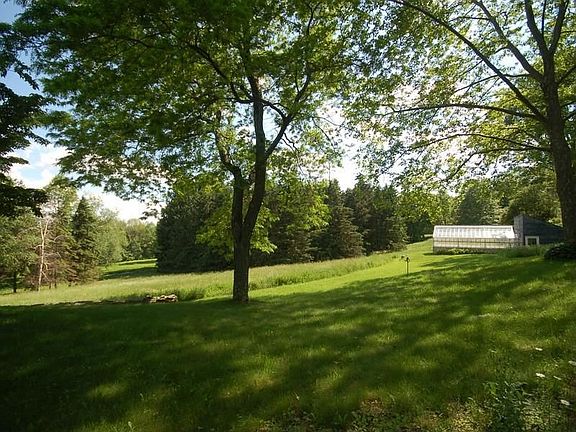 6 GREEN HOUSE