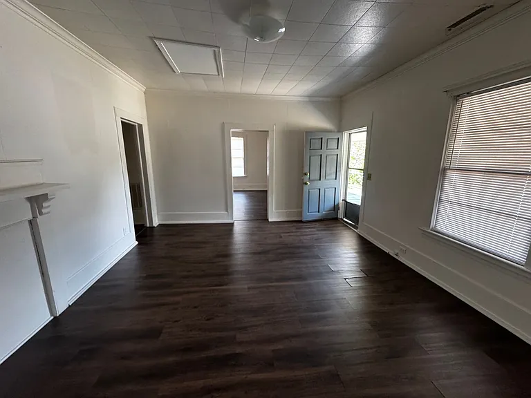833 Kings Rd — Photo 11