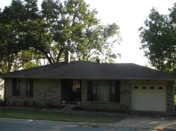 11 Erinwood Dr, Little Rock, AR 72227