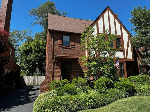 19621 Sussex Rd, Shaker Heights, OH 44122