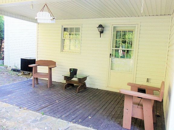5th image of 1241 Cleghorn Valley Rd