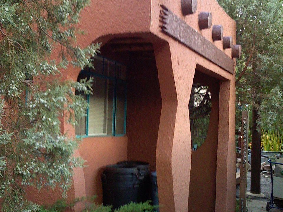 entry loggia 