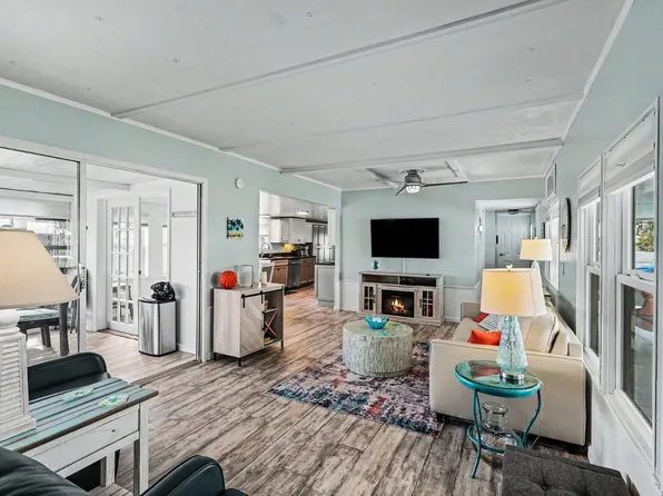 81 Sun Cir, Fort Myers, FL 33905