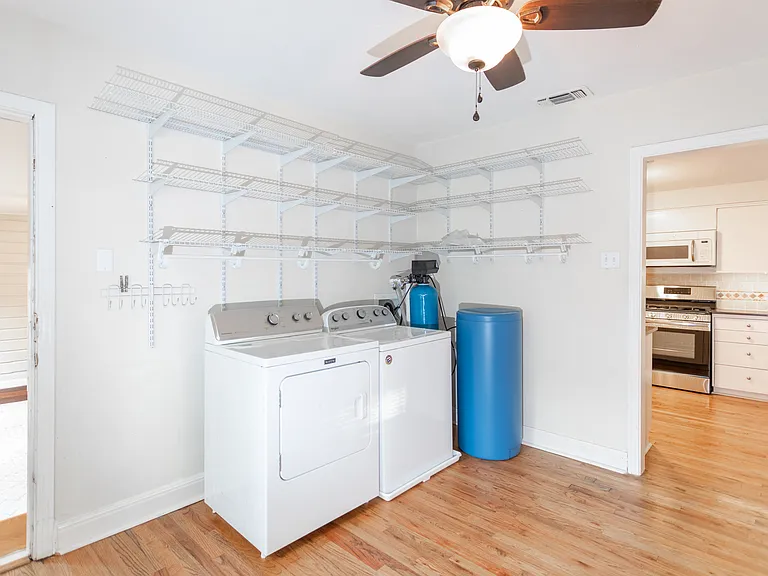 349 Irvington Dr — Photo 10