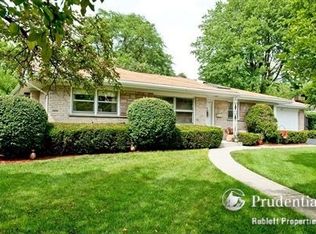 250 Westmoreland Dr, Wilmette, IL