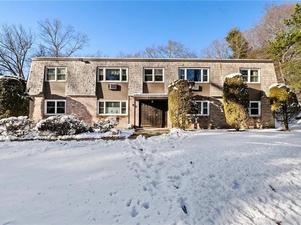 7 Apple Valley Pkwy APT 6, Smithfield, RI 02828