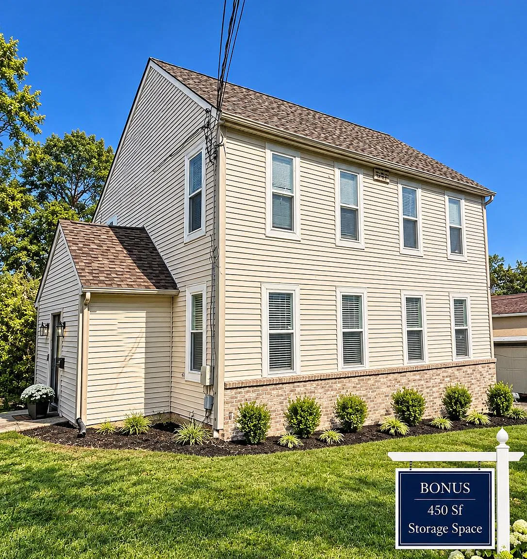 2 bed, 1.0 bath, 1896 sqft, $2,200 — Photo 1