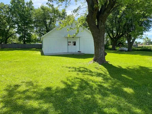 224 N Division Street, Seymour, MO 65746