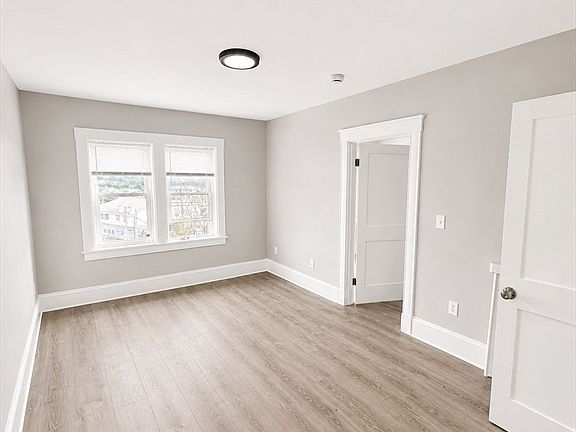 3rd image of 738 Washington St #25