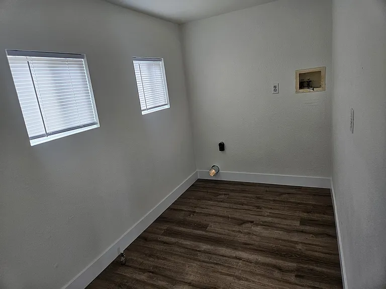 344 Michigan Ave — Photo 15
