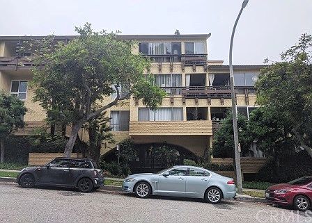 1st image of 5600 Kensington Way Unit 105