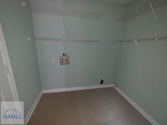 3rd image of 621 Parker Dr