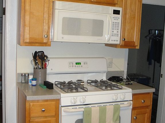 3rd image of 460 Watertown St #1