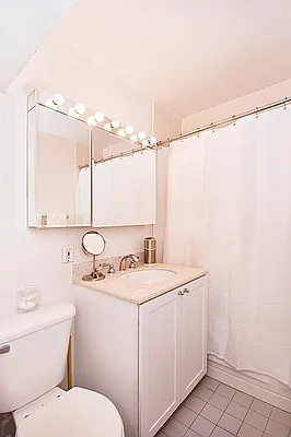 Rented by R New York | media 42