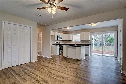3316 Sylvester Dr Photo 1