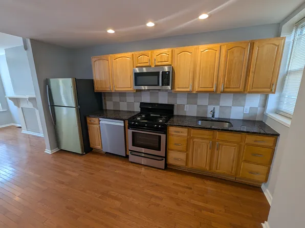 2217 Cross St, Philadelphia, PA 19146
