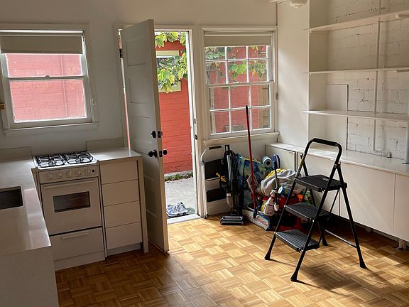 2nd image of 1708 Washington Way #1/2