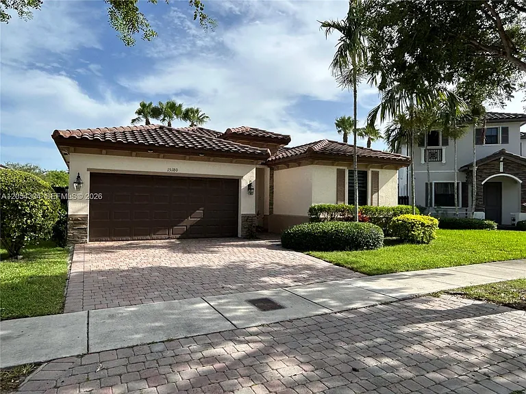 15180 SW 119th Way — Photo 3