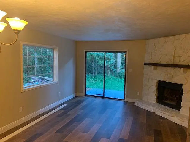 2 bed, 858 sqft, $1,500 — Photo 3