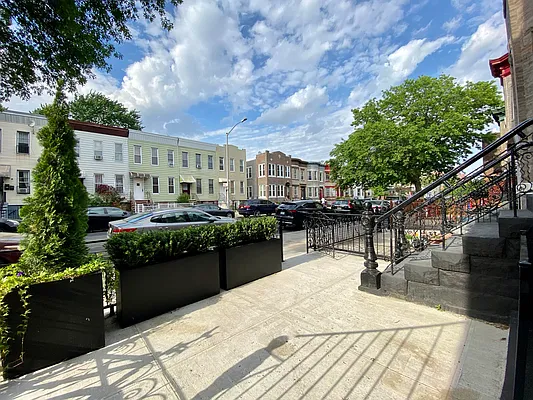 Rented by NY Living Solutions | media 11