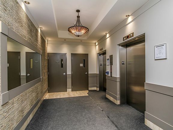 5th image of 327 Breezehill Ave S #301