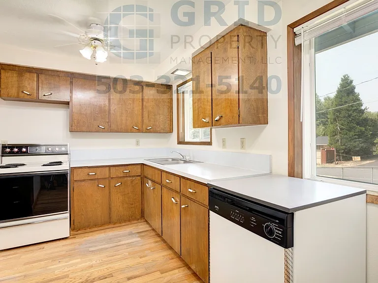 16554 SE Gordon Ct — Photo 5