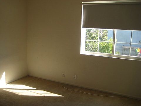 5th image of 1326 Oak Village Dr