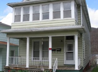 417 Temple St, Hinton, WV 25951