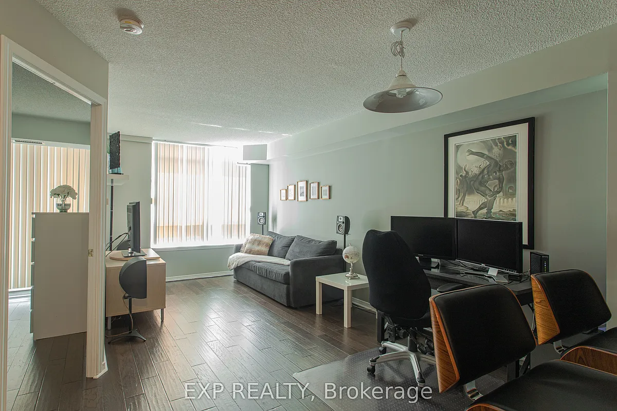 Building Photo - 8 Hillcrest Ave #2717