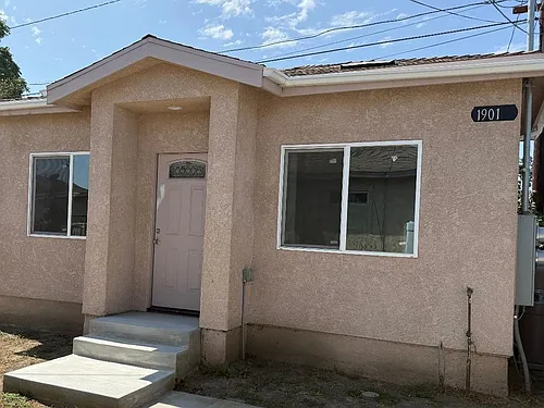 1901 N Grape Ave Photo 1