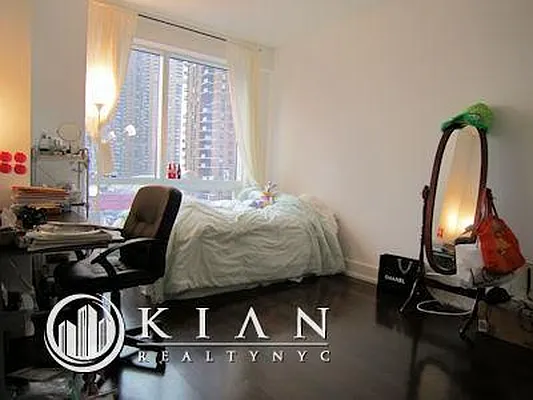 Rented by Kian Realty | media 4