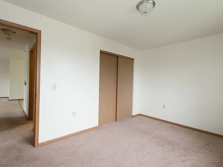 Fox Valley Meadows Apartments — Photo 5