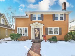 68 Hudson Rd, Floral Park, NY 11001