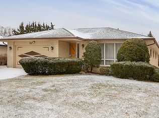 1707 E Seminole Ln, Mount Prospect, IL 60056