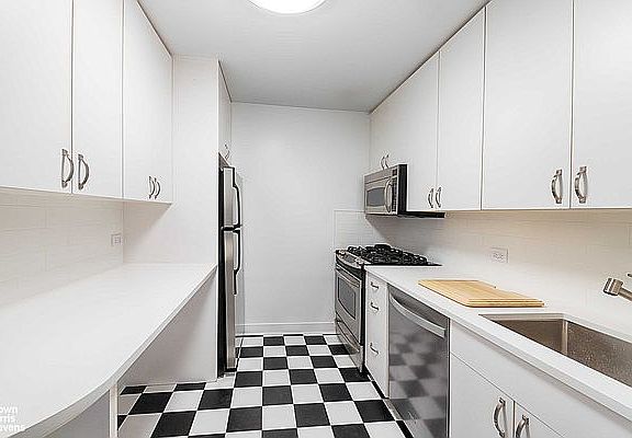3rd image of 235 E 87th St APT 7D