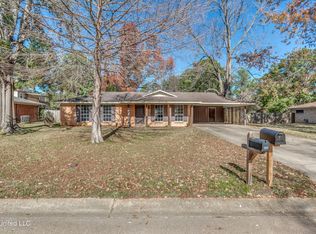 206 Cypress Dr, Madison, MS 39110