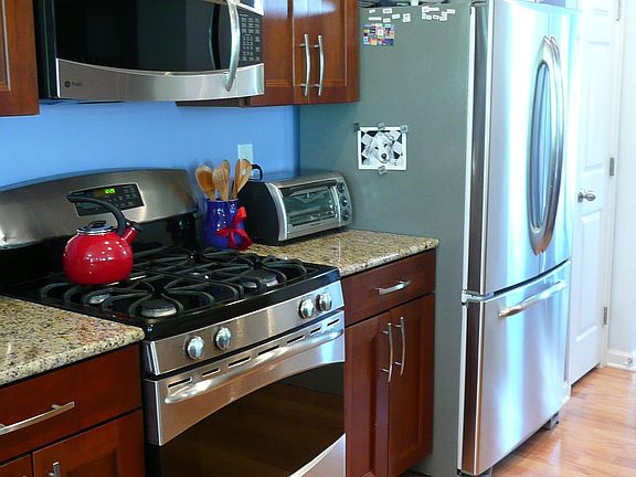 Gas range, 42" cabinets