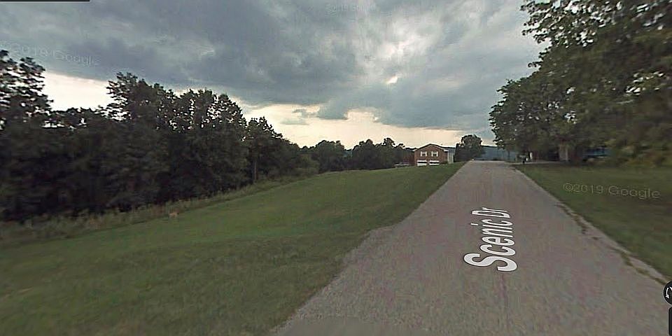 2nd image of 10 Scenic Dr