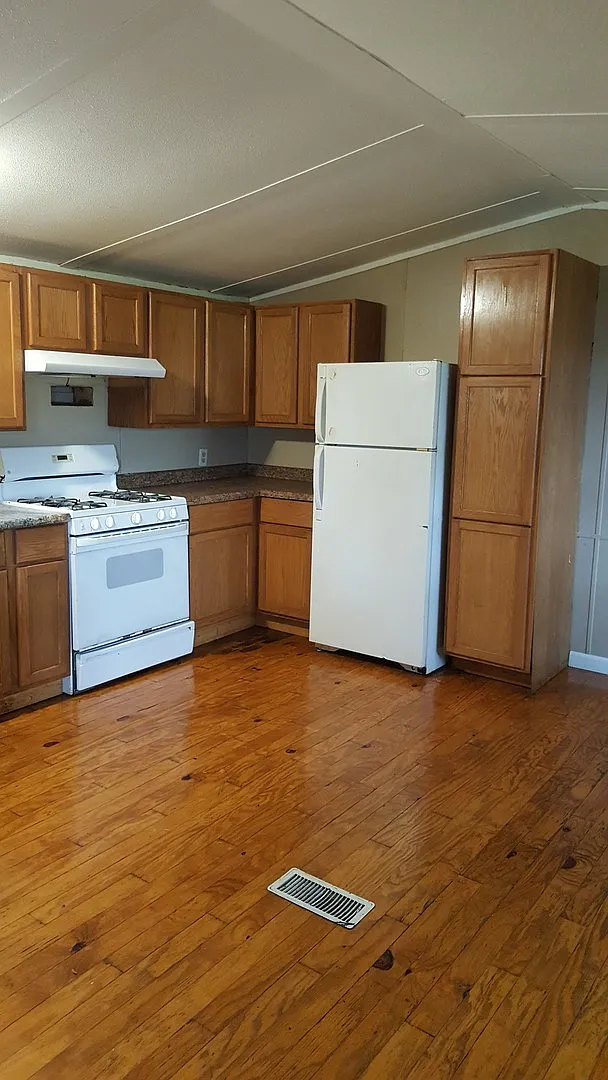 308 Burlington St. — Photo 4