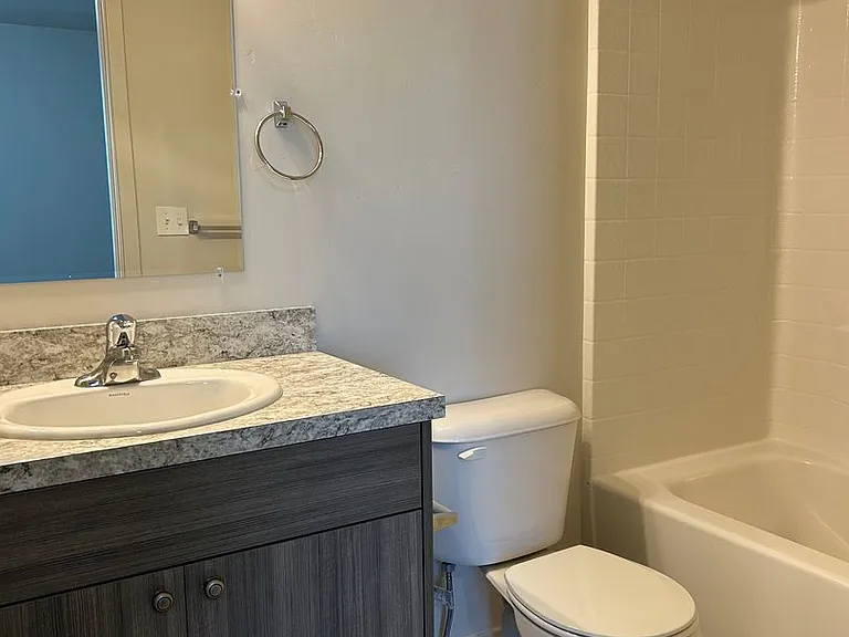 Continental - 4811 — Photo 14