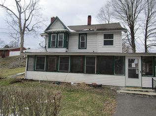 145 Vineyard Ave, Lloyd, NY 12528