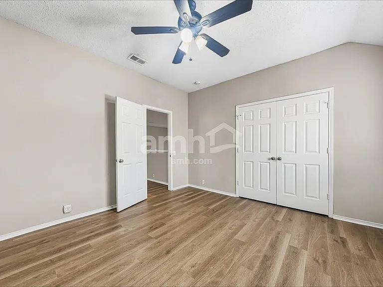 7808 Orland Park Cir — Photo 15